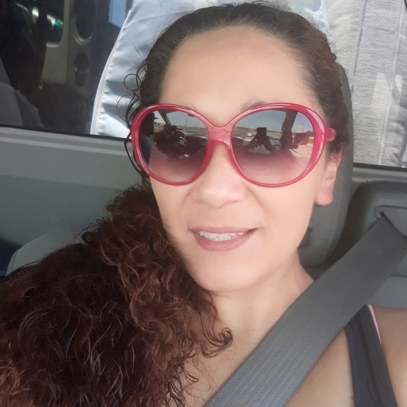 Meet your Posher, Mandy - Picture 1 of 1